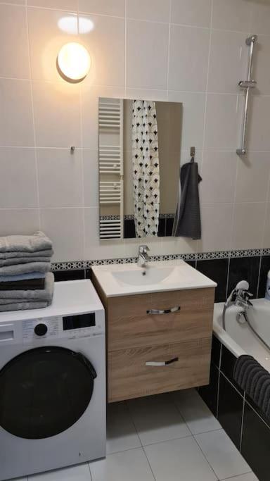 Appt 80M², 13 P, Disneyland, Fibre, 2 Parkings Chessy  Exterior foto